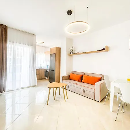 Luxury Free Wifi Apartment